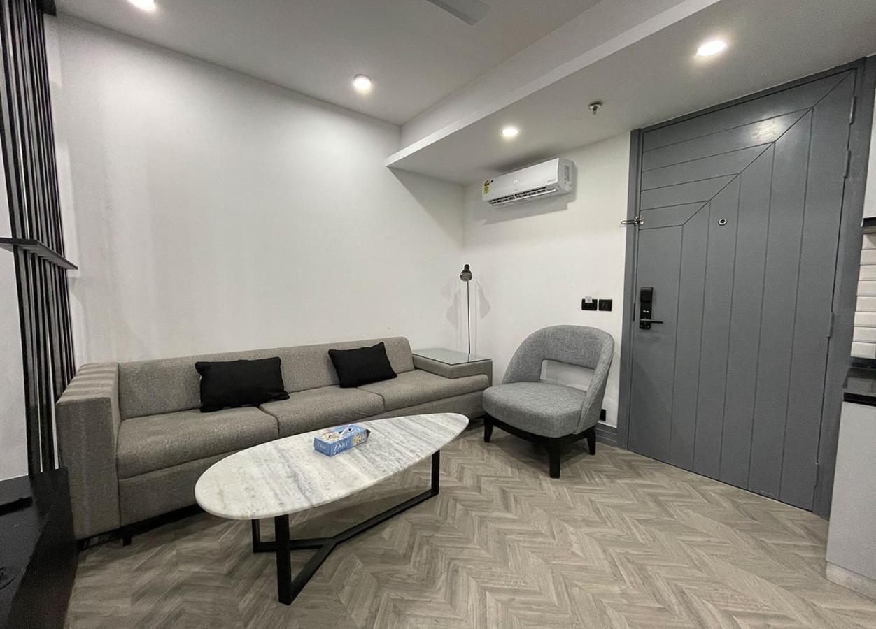 Bedchambers Serviced Apartments, Mg Road Γκουργκάον Εξωτερικό φωτογραφία