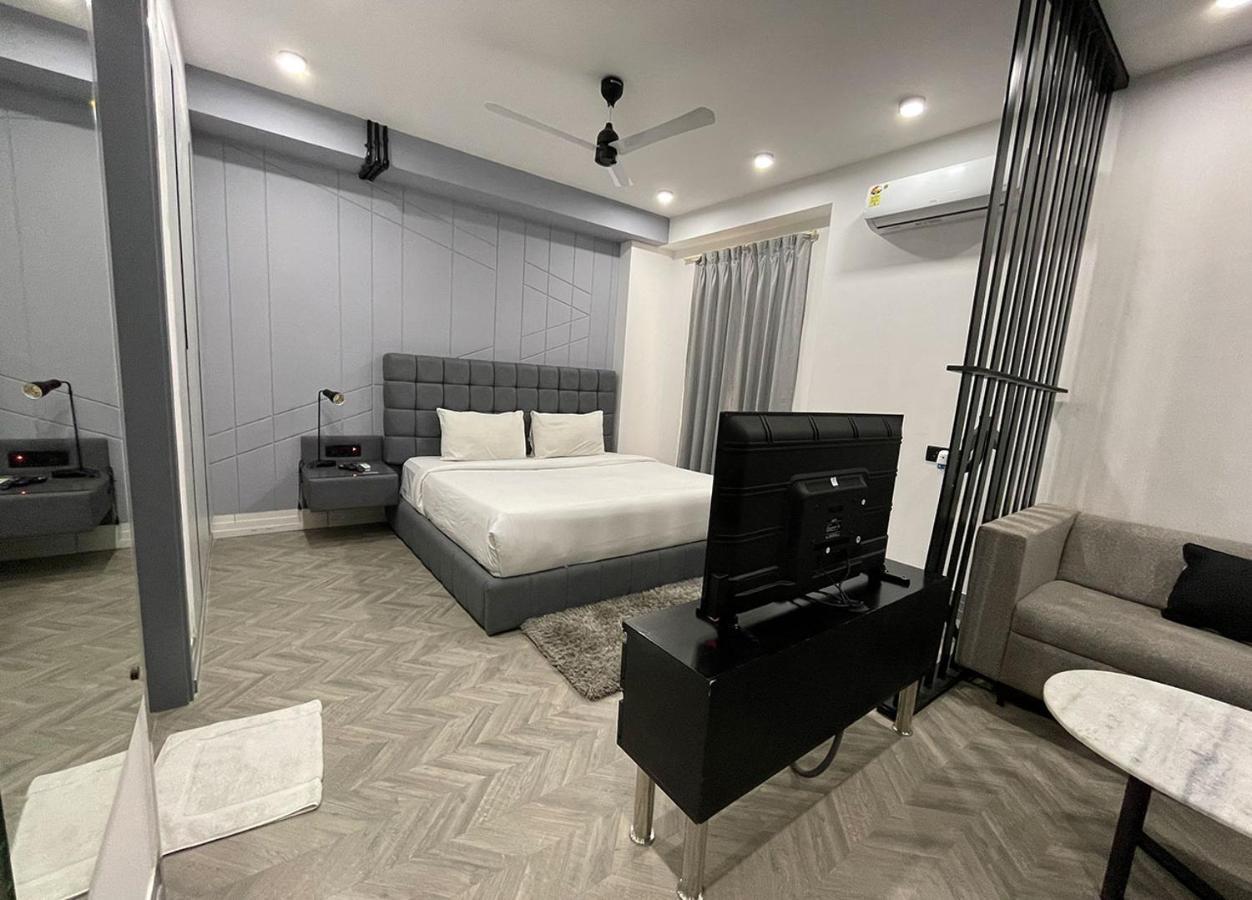 Bedchambers Serviced Apartments, Mg Road Γκουργκάον Εξωτερικό φωτογραφία
