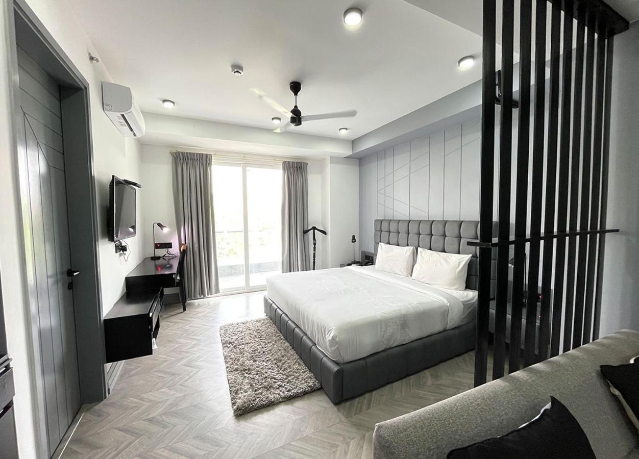 Bedchambers Serviced Apartments, Mg Road Γκουργκάον Εξωτερικό φωτογραφία