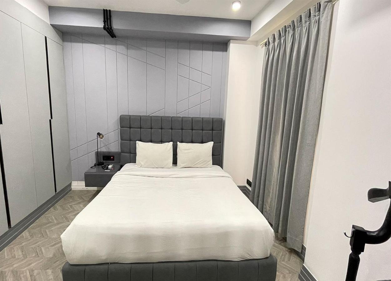 Bedchambers Serviced Apartments, Mg Road Γκουργκάον Εξωτερικό φωτογραφία