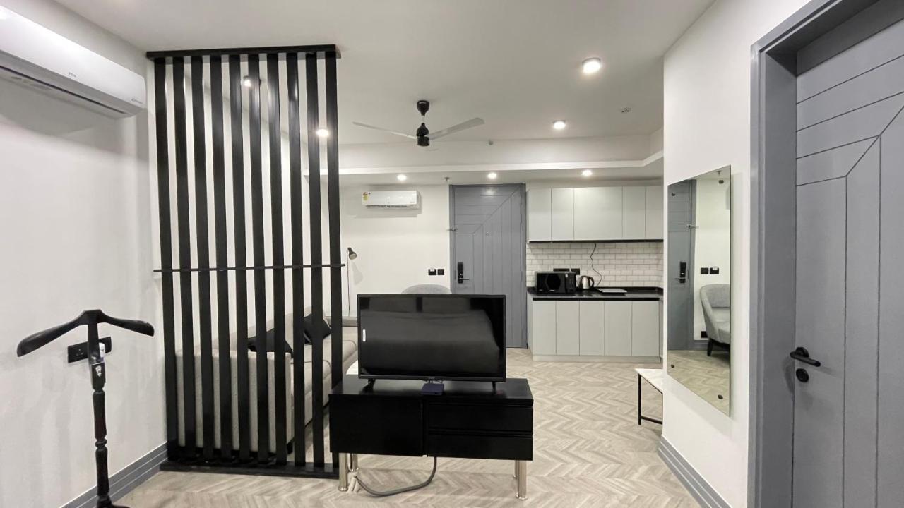 Bedchambers Serviced Apartments, Mg Road Γκουργκάον Εξωτερικό φωτογραφία