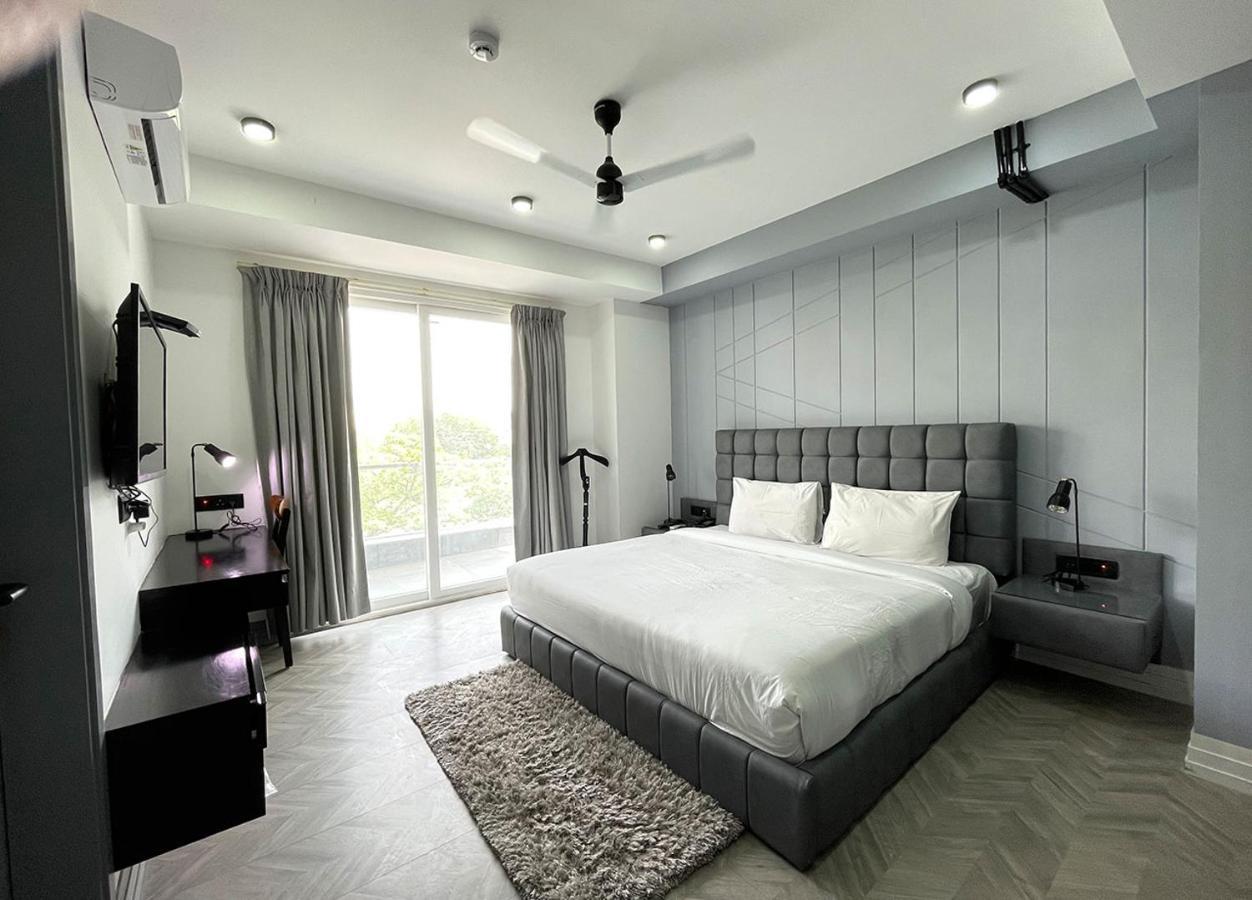 Bedchambers Serviced Apartments, Mg Road Γκουργκάον Εξωτερικό φωτογραφία