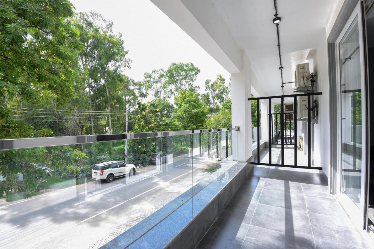 Bedchambers Serviced Apartments, Mg Road Γκουργκάον Εξωτερικό φωτογραφία
