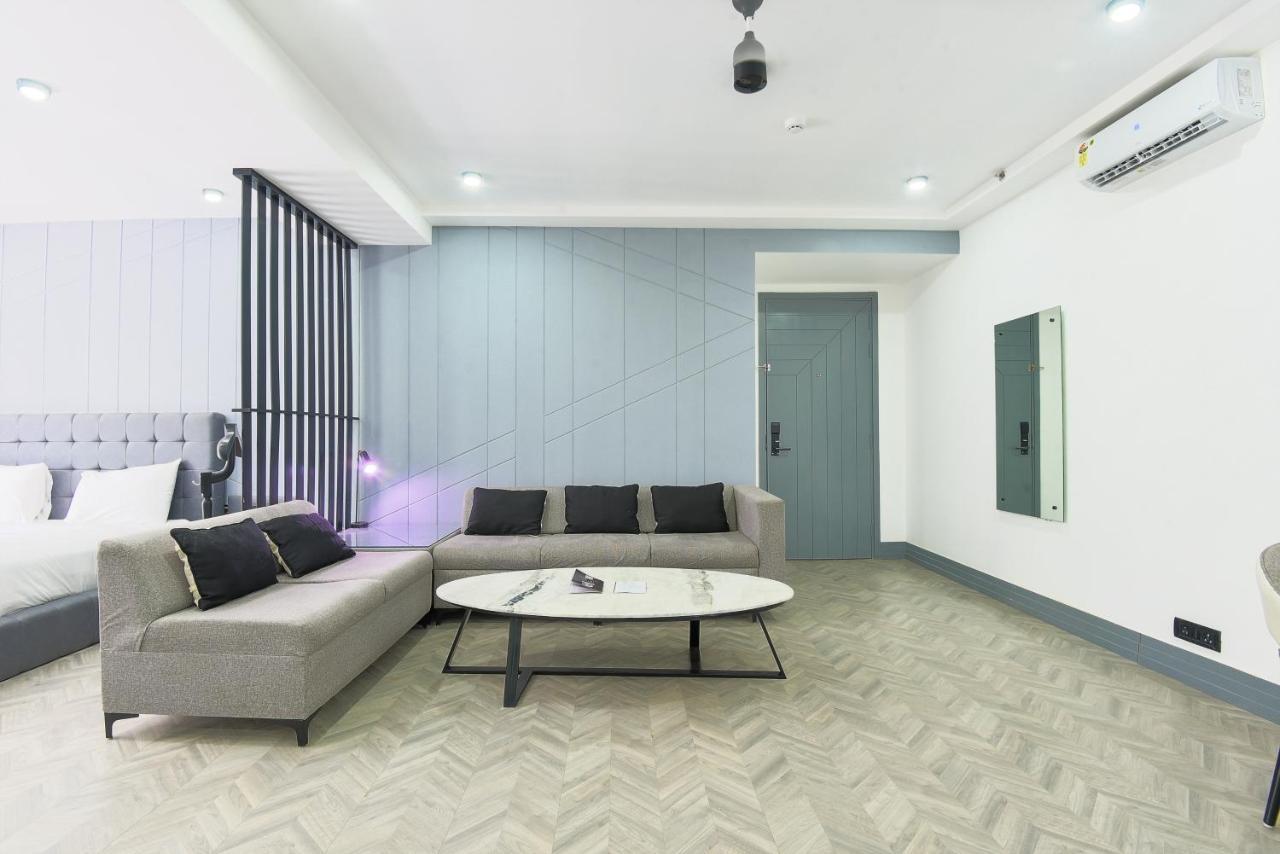 Bedchambers Serviced Apartments, Mg Road Γκουργκάον Εξωτερικό φωτογραφία