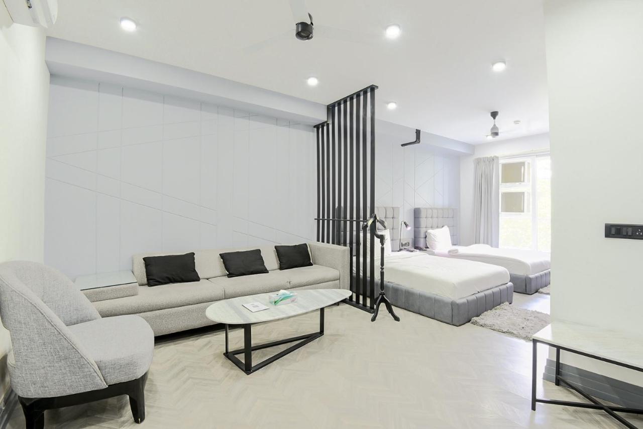 Bedchambers Serviced Apartments, Mg Road Γκουργκάον Εξωτερικό φωτογραφία