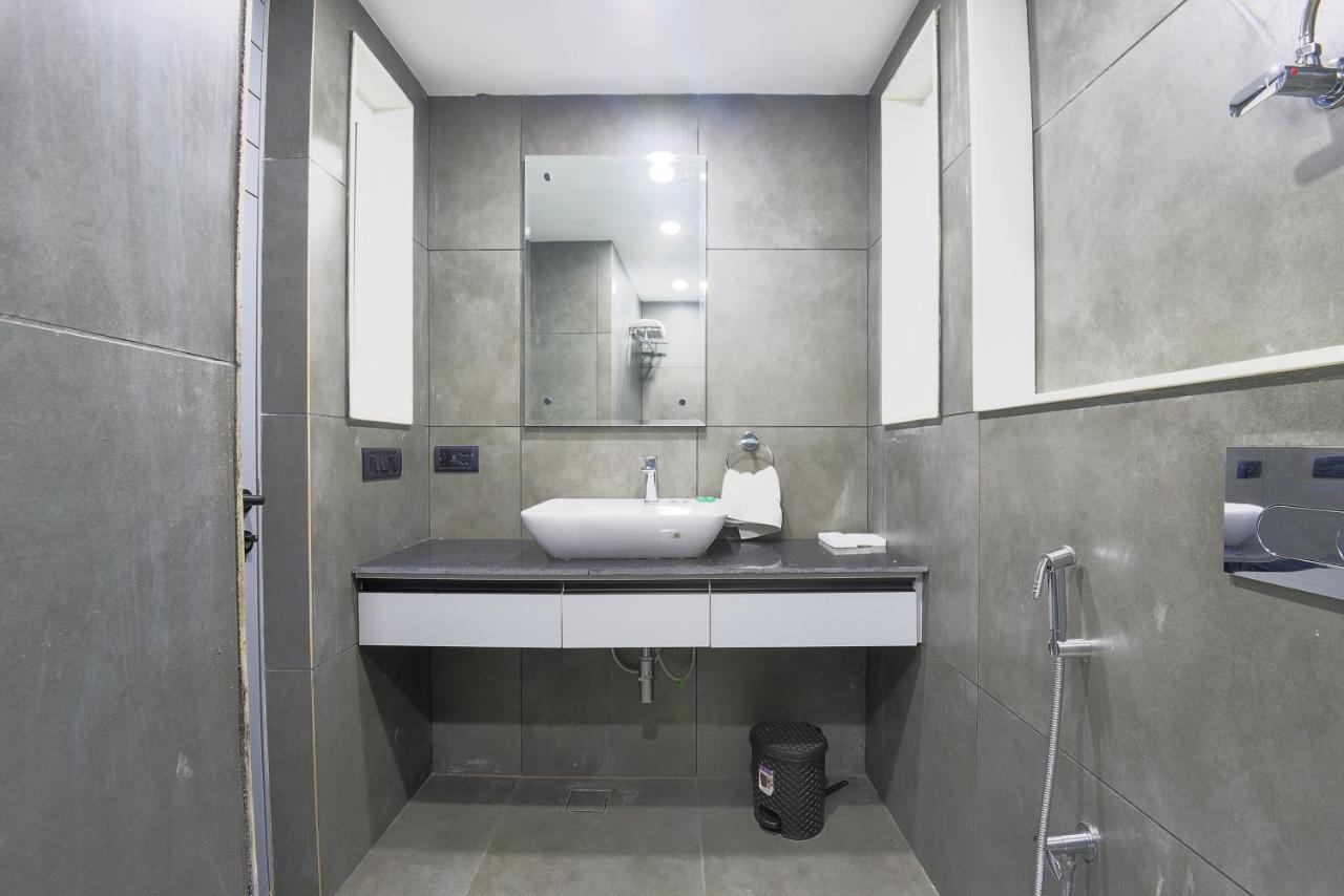 Bedchambers Serviced Apartments, Mg Road Γκουργκάον Εξωτερικό φωτογραφία