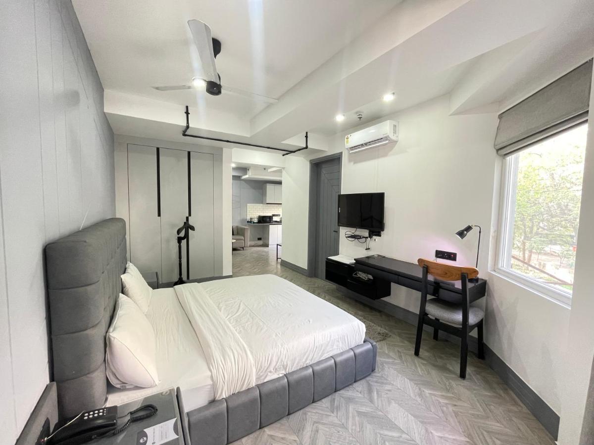 Bedchambers Serviced Apartments, Mg Road Γκουργκάον Εξωτερικό φωτογραφία