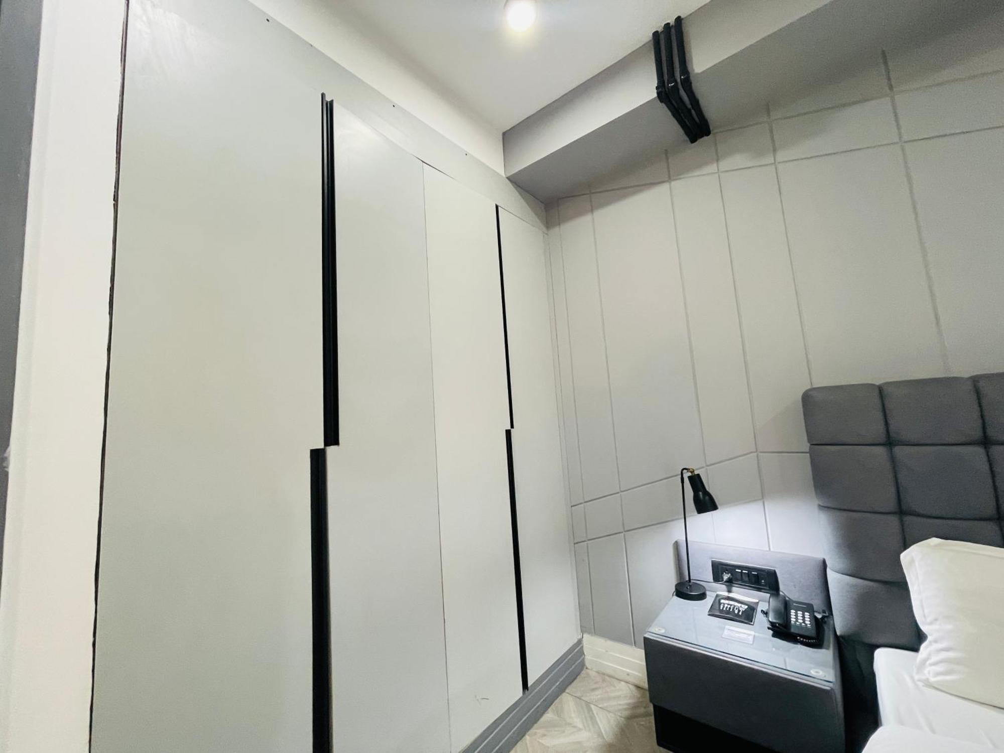 Bedchambers Serviced Apartments, Mg Road Γκουργκάον Εξωτερικό φωτογραφία