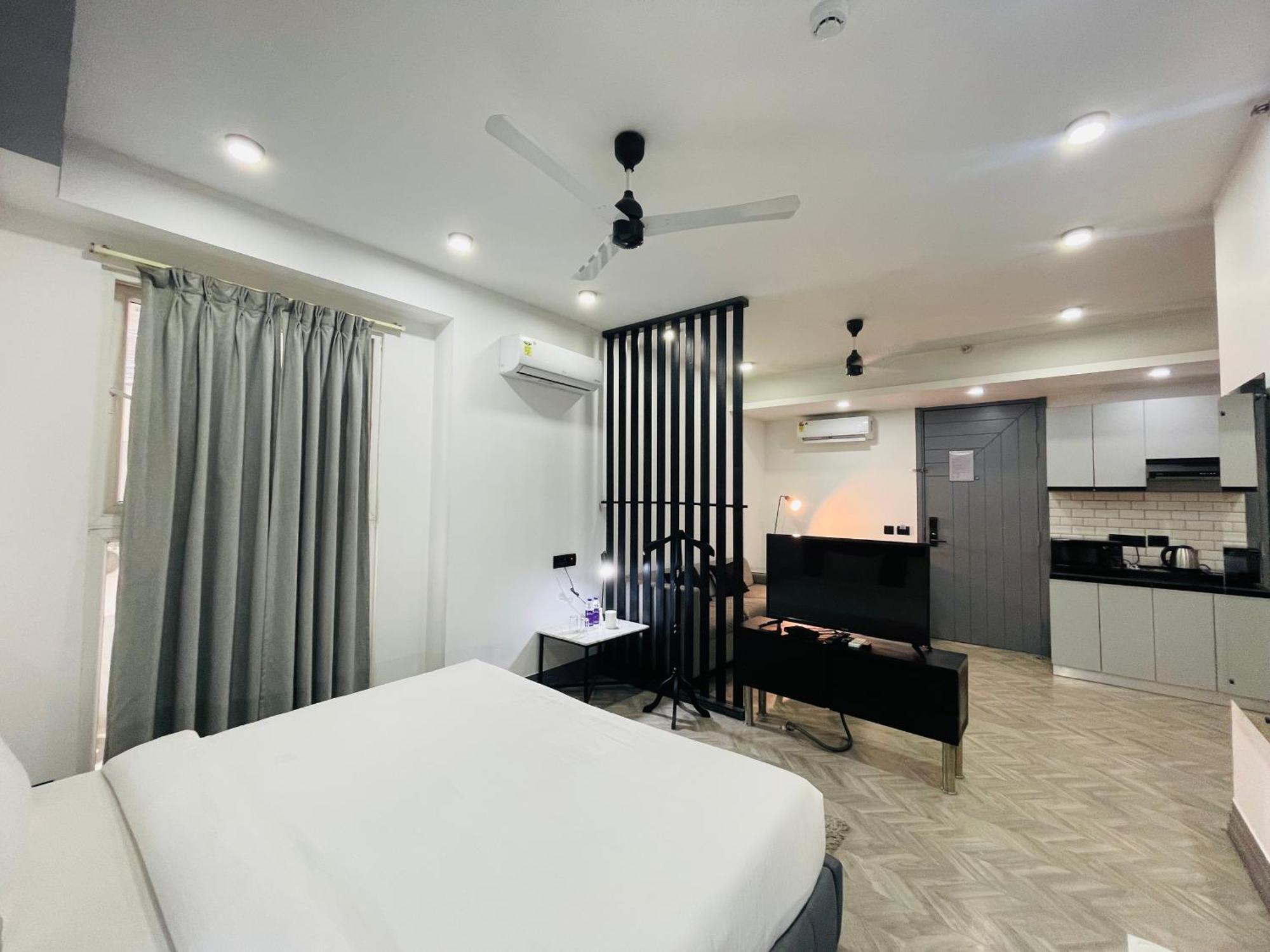 Bedchambers Serviced Apartments, Mg Road Γκουργκάον Εξωτερικό φωτογραφία
