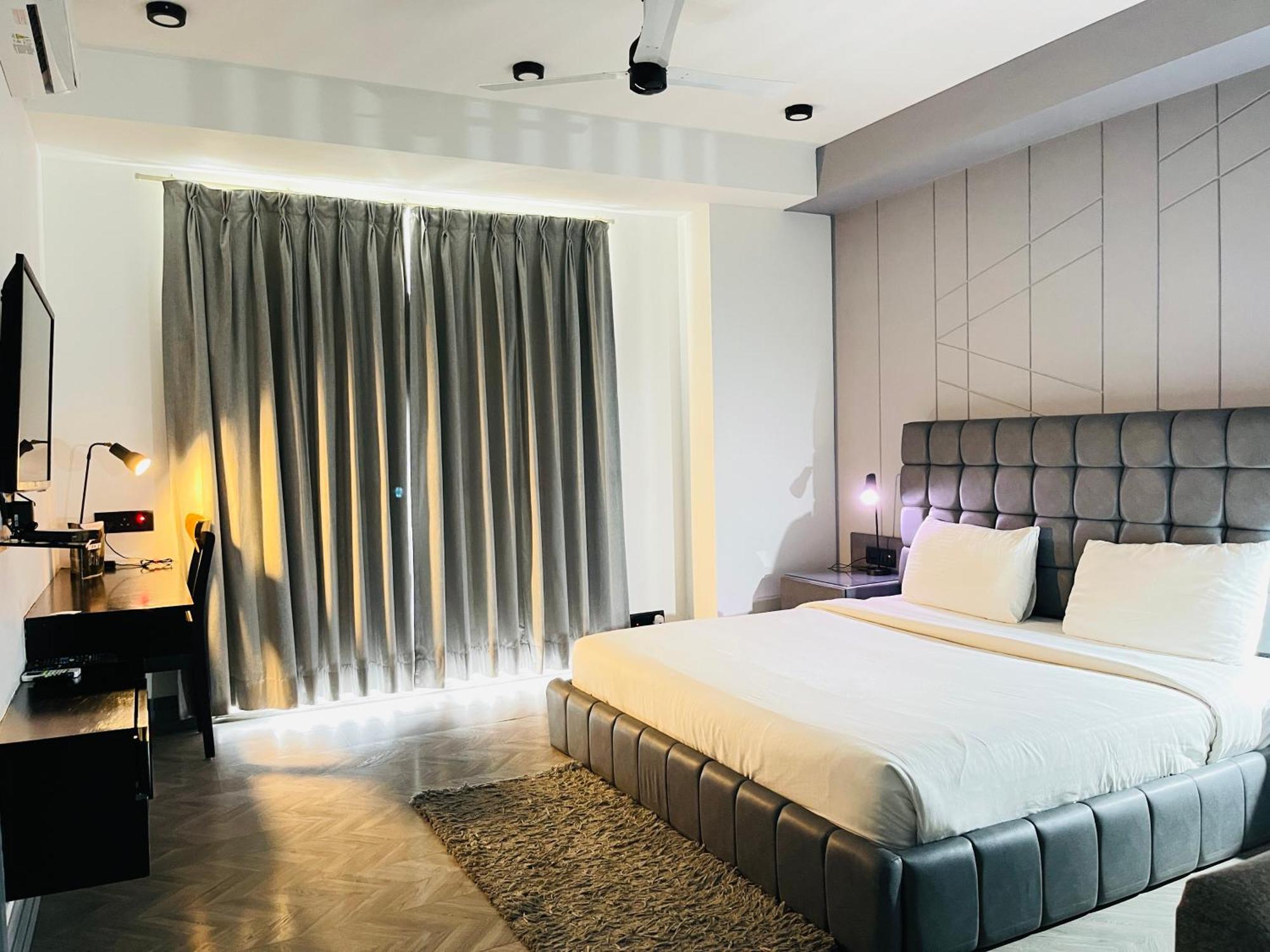 Bedchambers Serviced Apartments, Mg Road Γκουργκάον Εξωτερικό φωτογραφία