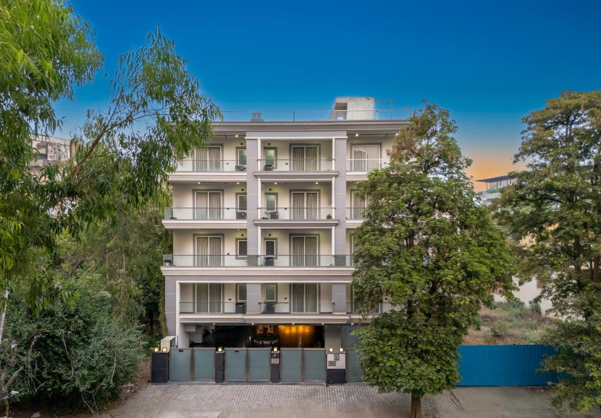 Bedchambers Serviced Apartments, Mg Road Γκουργκάον Εξωτερικό φωτογραφία