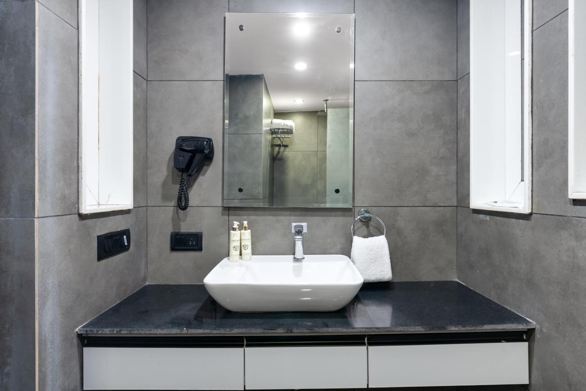 Bedchambers Serviced Apartments, Mg Road Γκουργκάον Εξωτερικό φωτογραφία